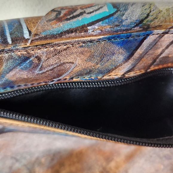 Jane Yoo Crossbody - Picture 9 of 9